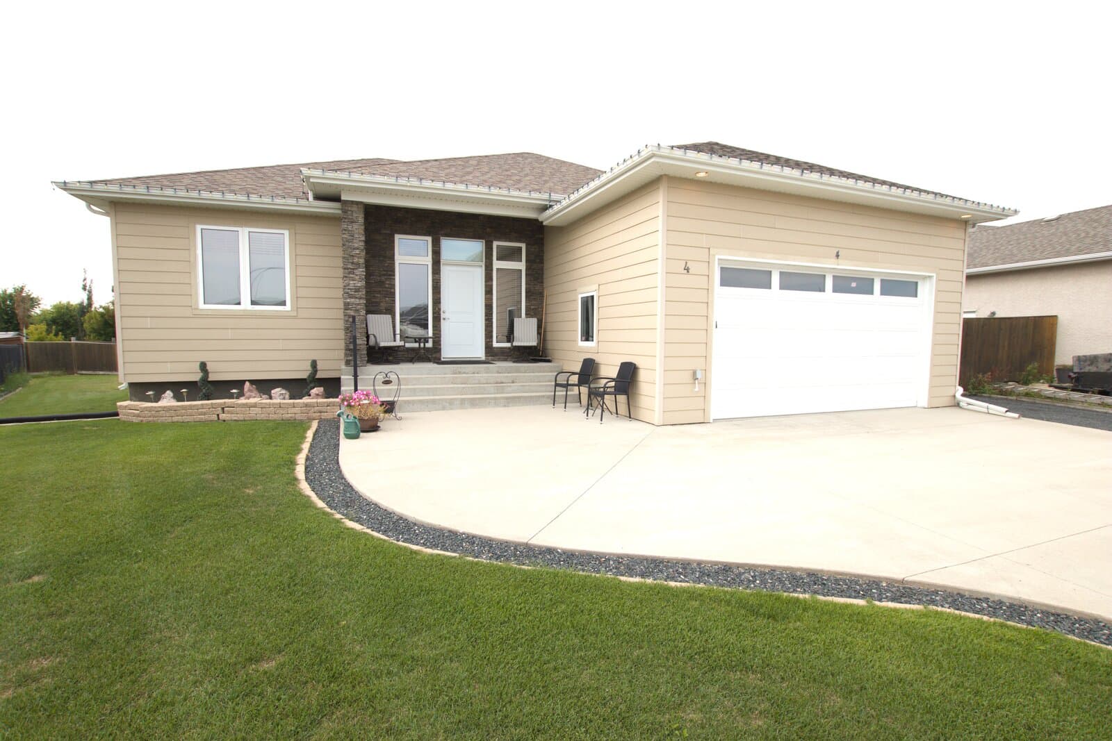 4 Rose Street, Oakbank, MB — $629,999 listing by MIB Division at Royal LePage Prime