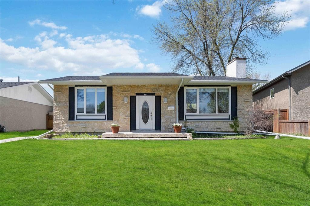 34 Paulley Drive, Winnipeg, MB R2C 3K1 — sold by MIB Division at Royal LePage Prime
