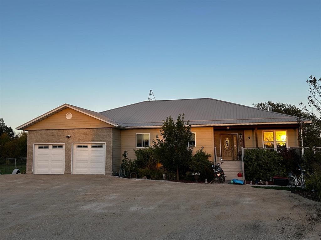 13 Harmony Drive, Lorette, MB R5K 0V2 — sold by MIB Division at Royal LePage Prime