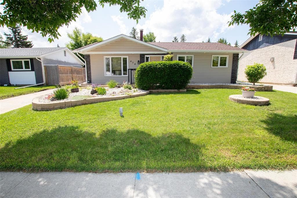 434 Gilmore Avenue, Winnipeg, MB R2G 2G6 — sold by MIB Division at Royal LePage Prime